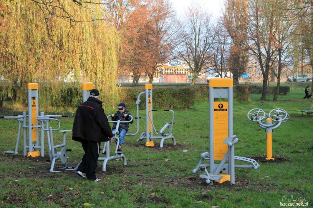 Dwie nowe siłownie zewnętrzne w Szczecinku 14.11.2012