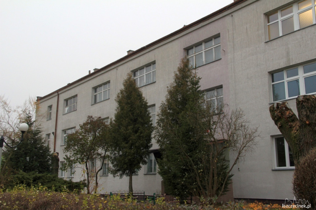 Wymienią okna w internacie ZS 5 15.11.2012