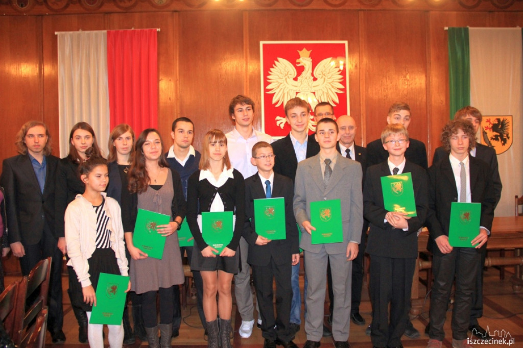 Rozdanie stypendiów Burmistrza Szczecinka 21.11.2012