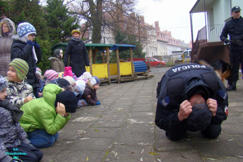 Policjanci o bezpieczeństwie w przedszkolu MIŚ 21.11.2012