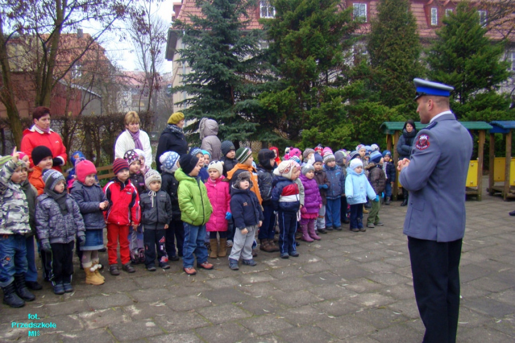 Policjanci o bezpieczeństwie w przedszkolu MIŚ 21.11.2012