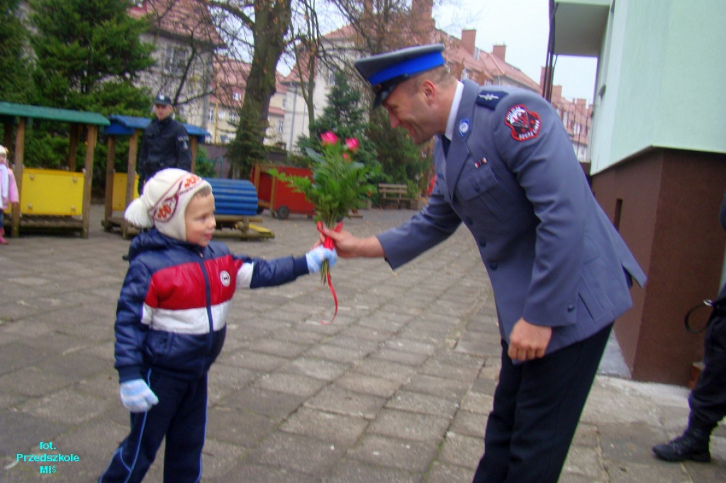 Policjanci o bezpieczeństwie w przedszkolu MIŚ 21.11.2012