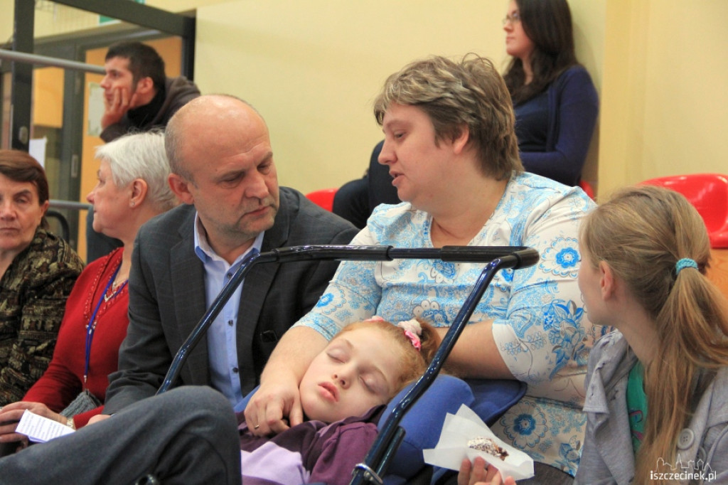Turniej siatkarski dla Joasi 24.11.2012