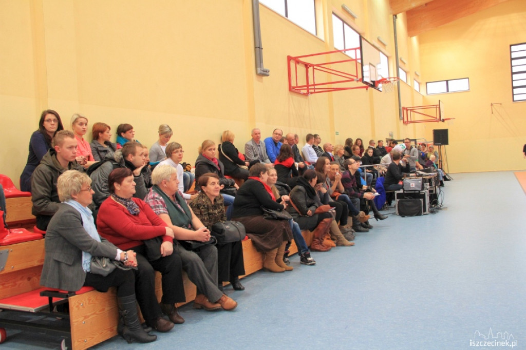 Turniej siatkarski dla Joasi 24.11.2012