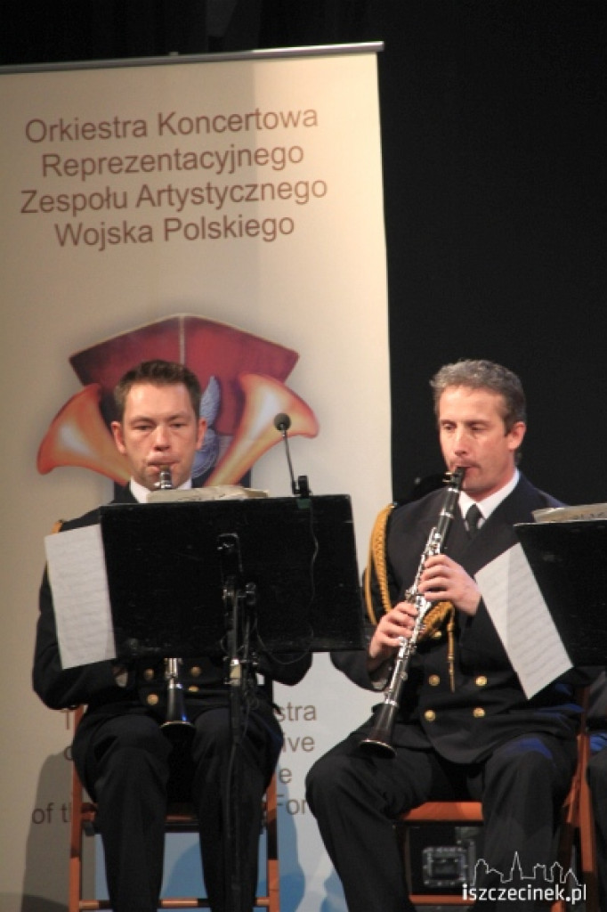 Koncert Orkiestry Koncertowej Reprezentacyjnego Zespołu Artystycznego Wojska Polskiego w kinie 