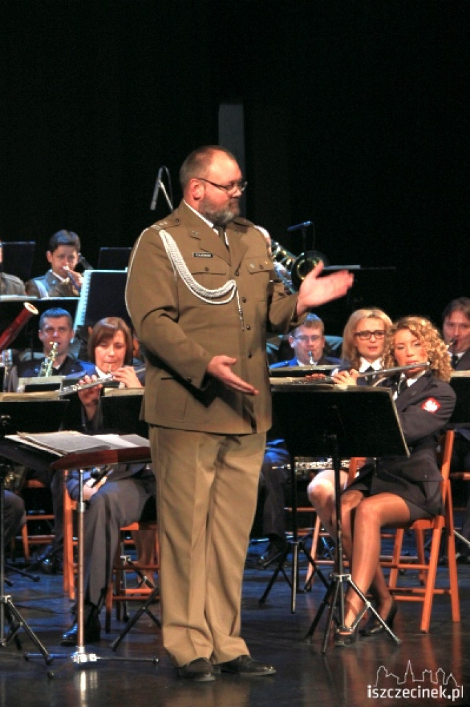 Koncert Orkiestry Koncertowej Reprezentacyjnego Zespołu Artystycznego Wojska Polskiego w kinie 