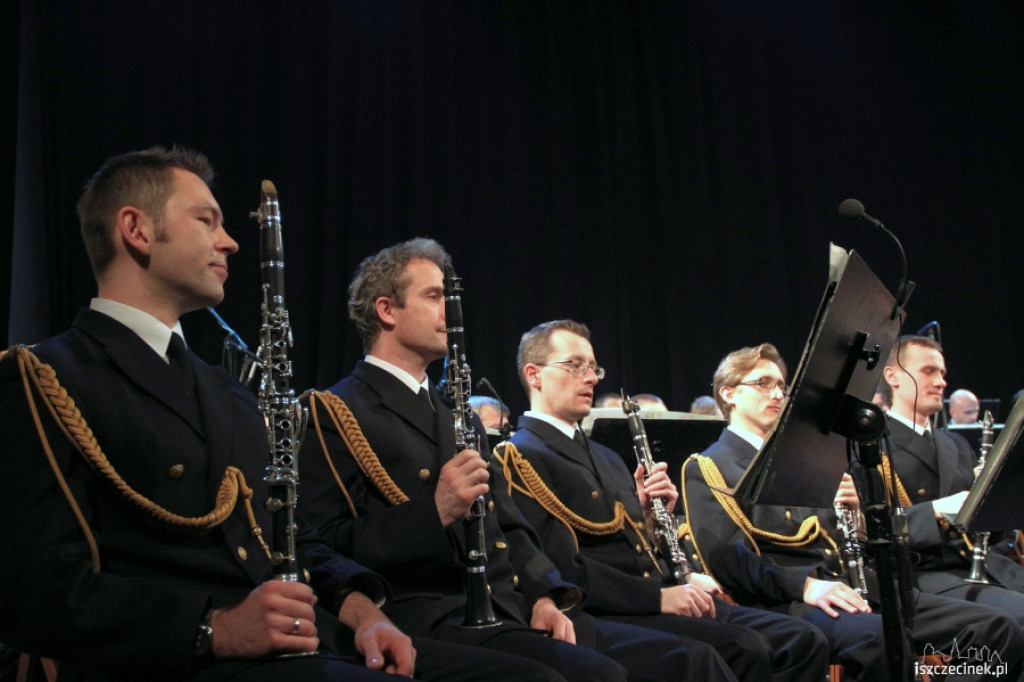 Koncert Orkiestry Koncertowej Reprezentacyjnego Zespołu Artystycznego Wojska Polskiego w kinie 