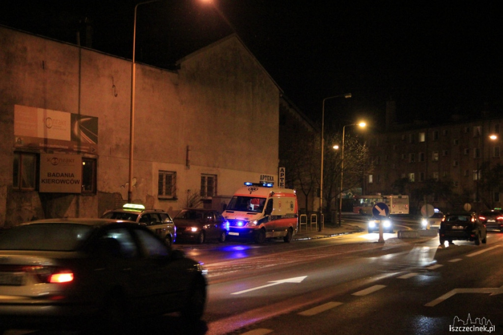 Potrącenie na pasach na ul. Sikorskiego 30.11.2012