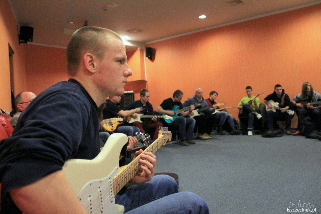 Warsztaty gitarowe z Jackiem Królikiem 1.12.2012