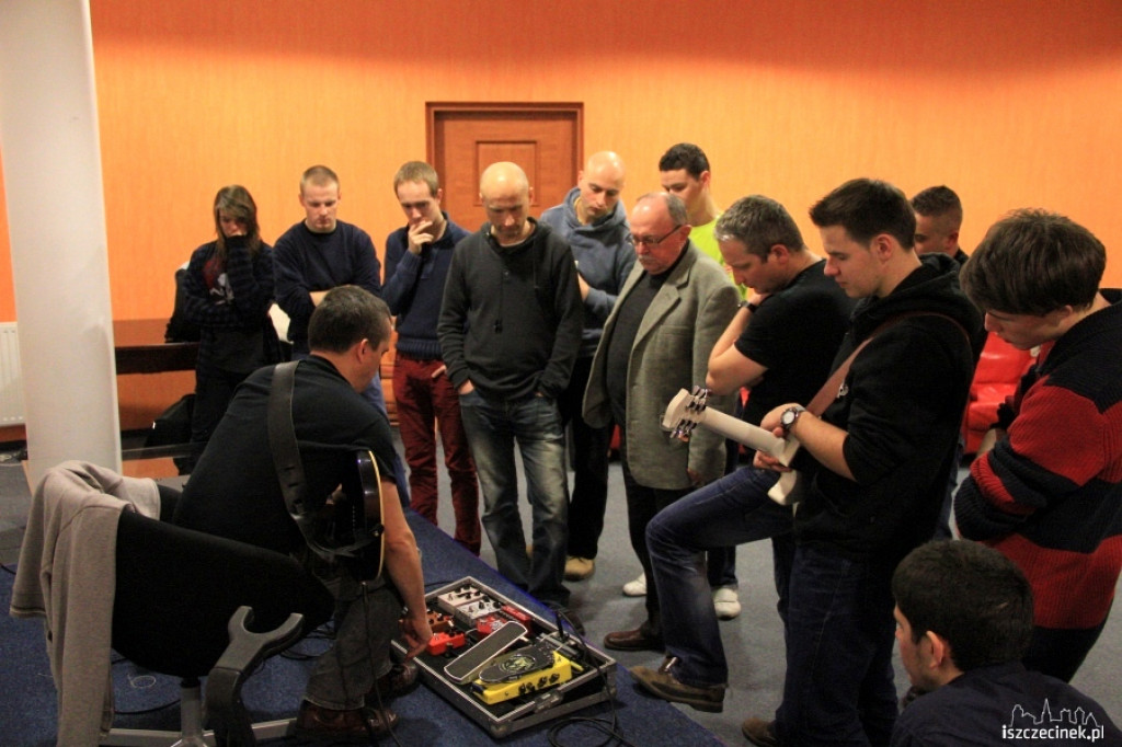 Warsztaty gitarowe z Jackiem Królikiem 1.12.2012