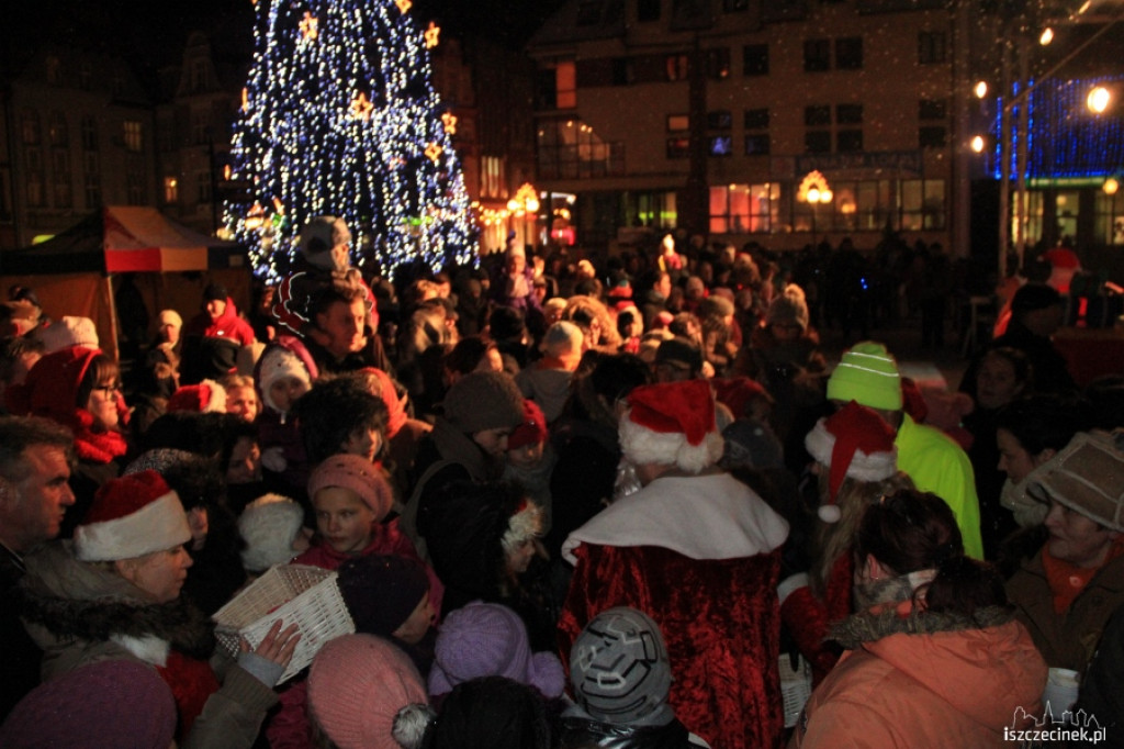 Pracowity dzień Mikołaja w Szczecinku 6.12.2012
