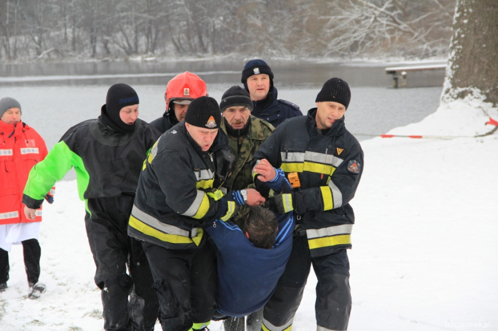 Wędkarze uratowani z lodowatej wody 9.12.2012