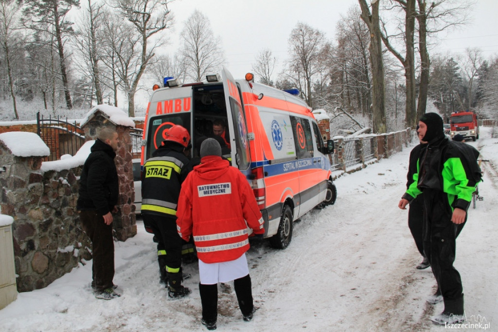 Wędkarze uratowani z lodowatej wody 9.12.2012