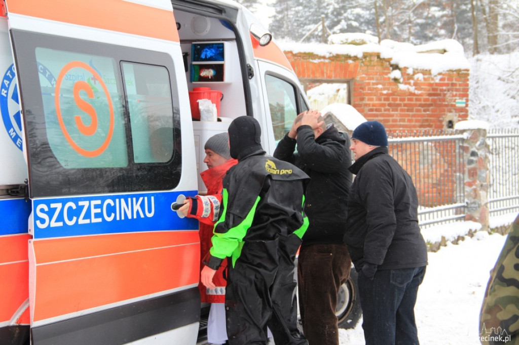 Wędkarze uratowani z lodowatej wody 9.12.2012