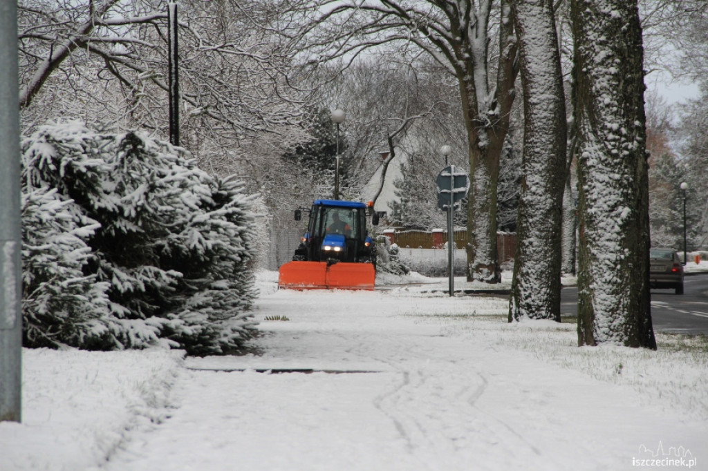 Zima na szczecineckich ulicach i chodnikach 9.12.2012