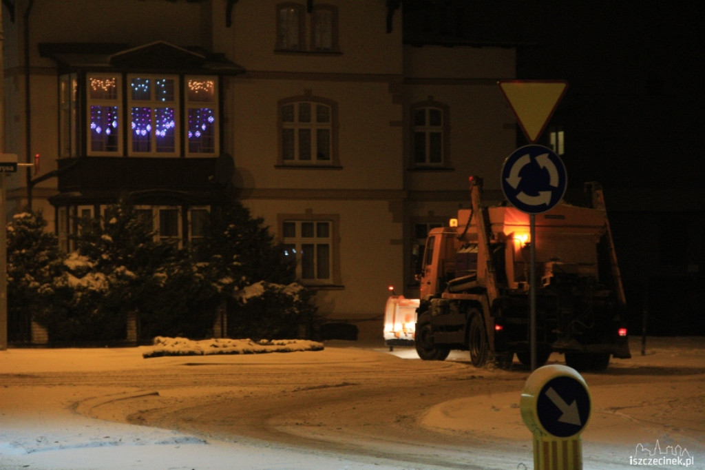 Zima na szczecineckich ulicach i chodnikach 9.12.2012