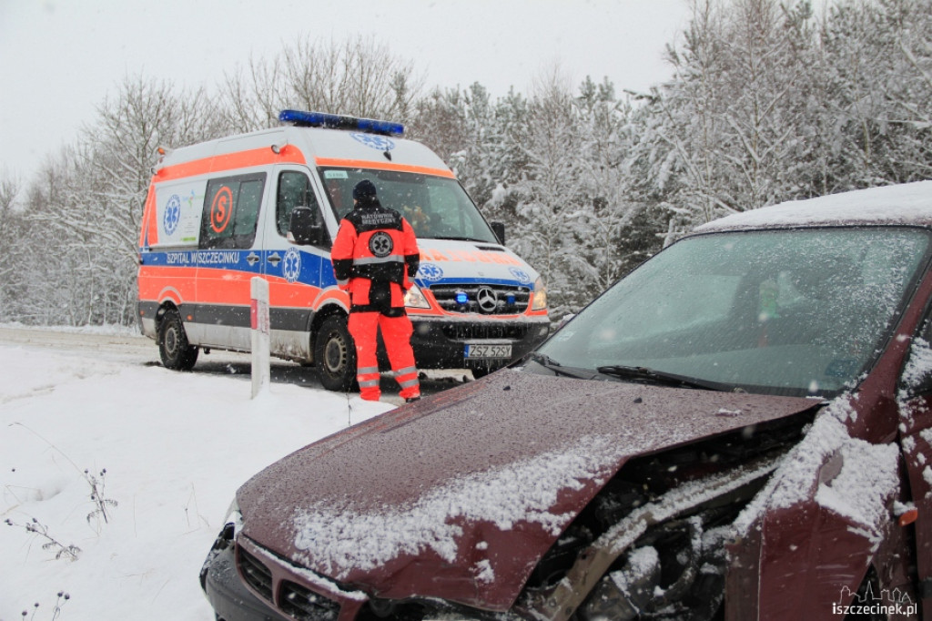 Zderzenie dwóch Toyot koło Radacza 12.12.2012
