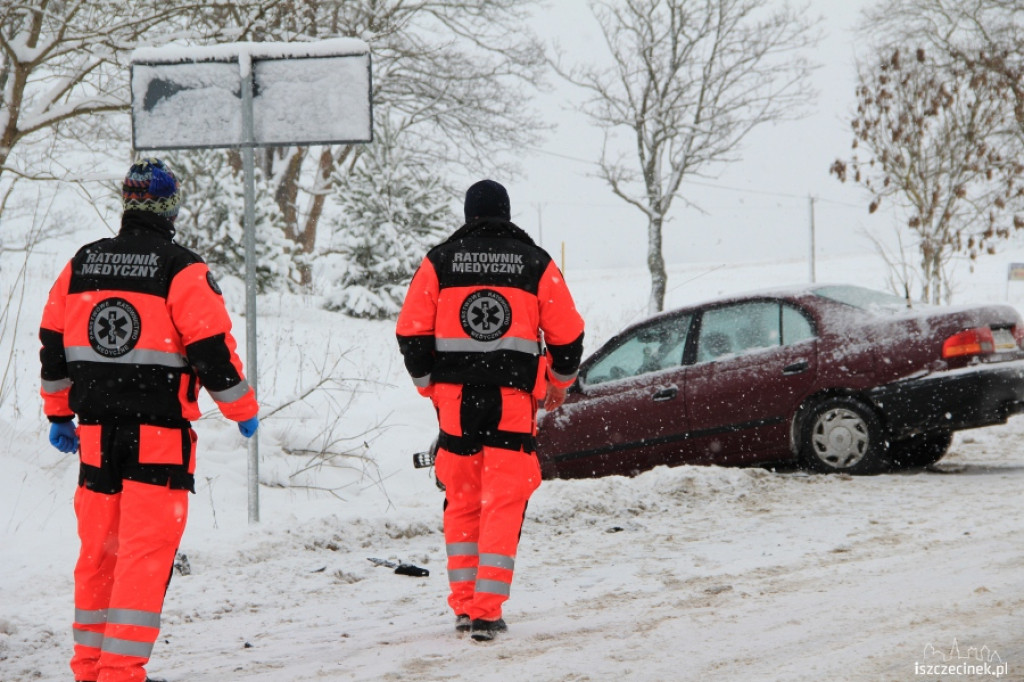 Zderzenie dwóch Toyot koło Radacza 12.12.2012