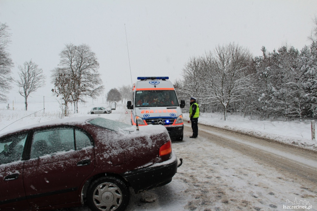 Zderzenie dwóch Toyot koło Radacza 12.12.2012