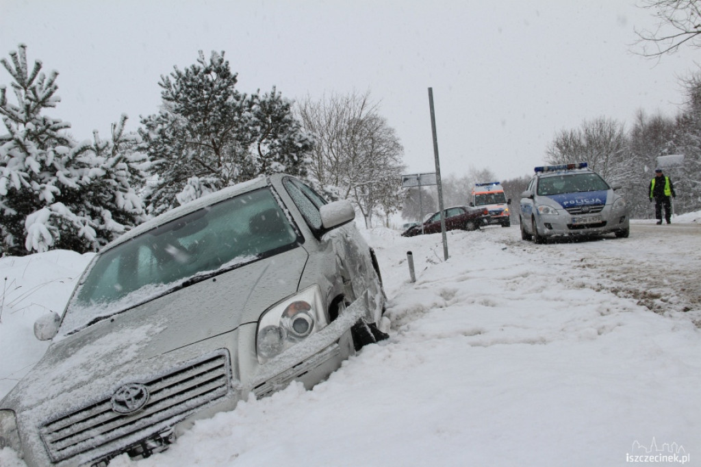 Zderzenie dwóch Toyot koło Radacza 12.12.2012