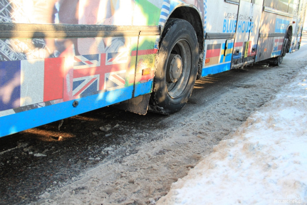 Uszkodzony autobus na Kołobrzeskiej 13.12.2012