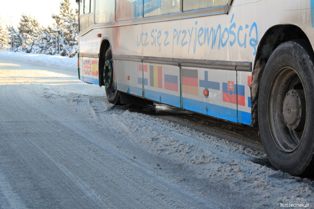 Uszkodzony autobus na Kołobrzeskiej 13.12.2012