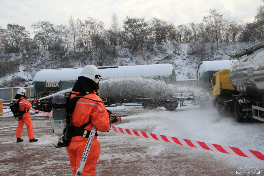 Ćwiczenia przeciwpożarowe w Kronospan Chemical  Szczecinek 14.12.2012
