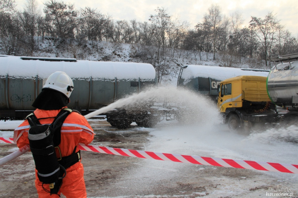 Ćwiczenia przeciwpożarowe w Kronospan Chemical  Szczecinek 14.12.2012