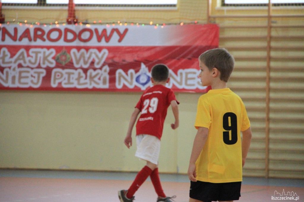 Mikołajkowy Halowy Turniej Piłki Nożnej Rocznik 2004 i Młodsi