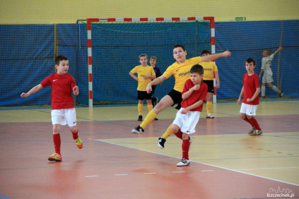 Mikołajkowy Halowy Turniej Piłki Nożnej Rocznik 2004 i Młodsi