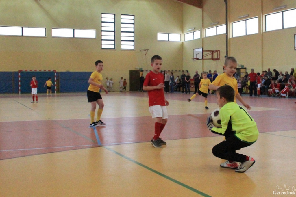Mikołajkowy Halowy Turniej Piłki Nożnej Rocznik 2004 i Młodsi