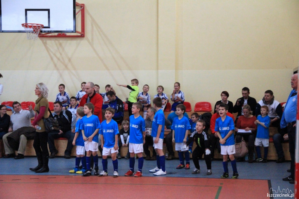 Mikołajkowy Halowy Turniej Piłki Nożnej Rocznik 2004 i Młodsi