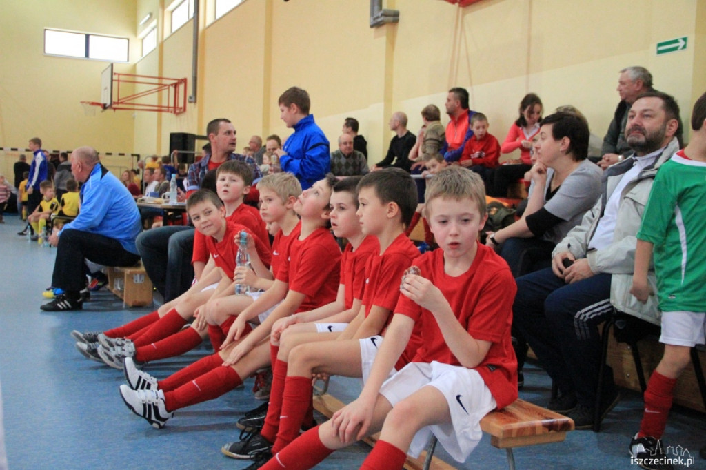 Mikołajkowy Halowy Turniej Piłki Nożnej Rocznik 2004 i Młodsi