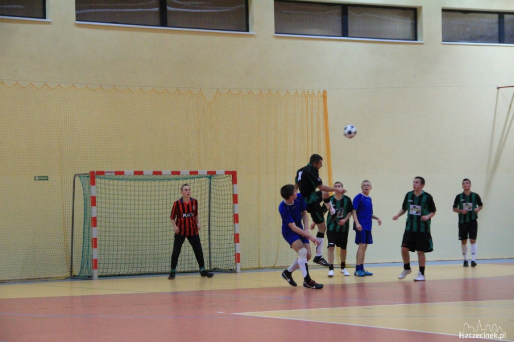 III kolejka piłkarskiej ligi halowej 15.12.2012