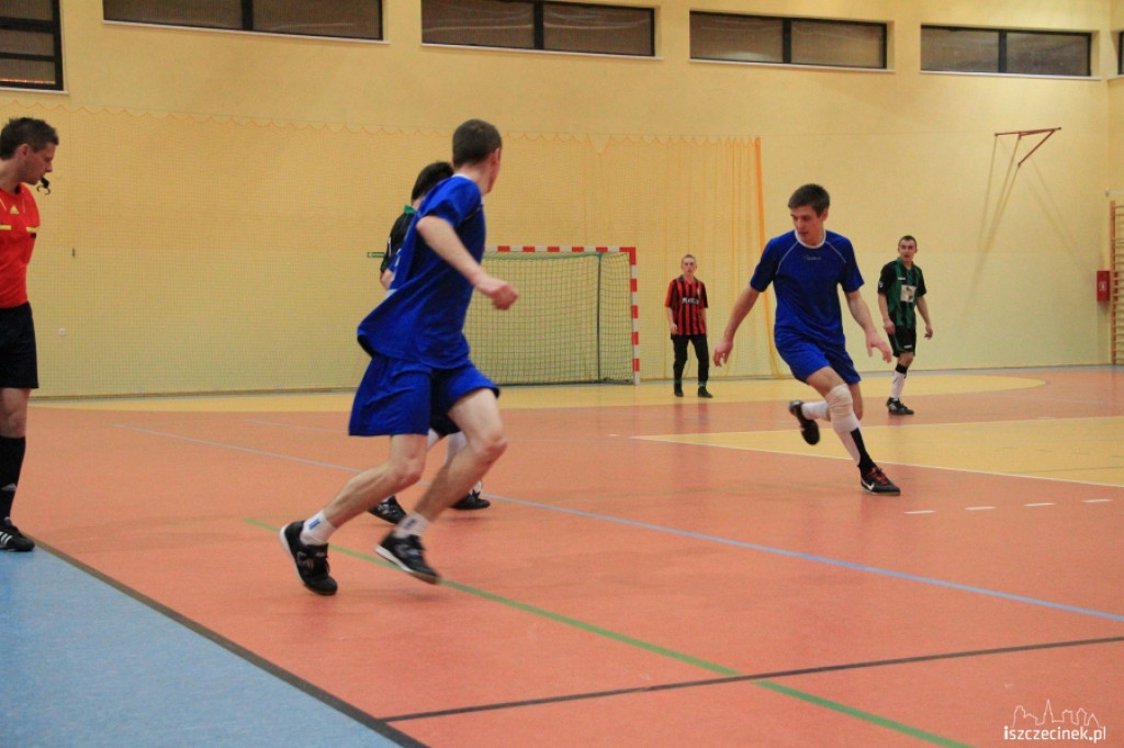 III kolejka piłkarskiej ligi halowej 15.12.2012