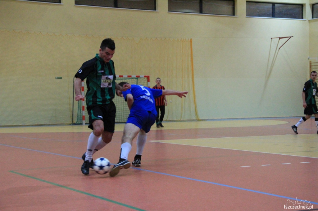 III kolejka piłkarskiej ligi halowej 15.12.2012