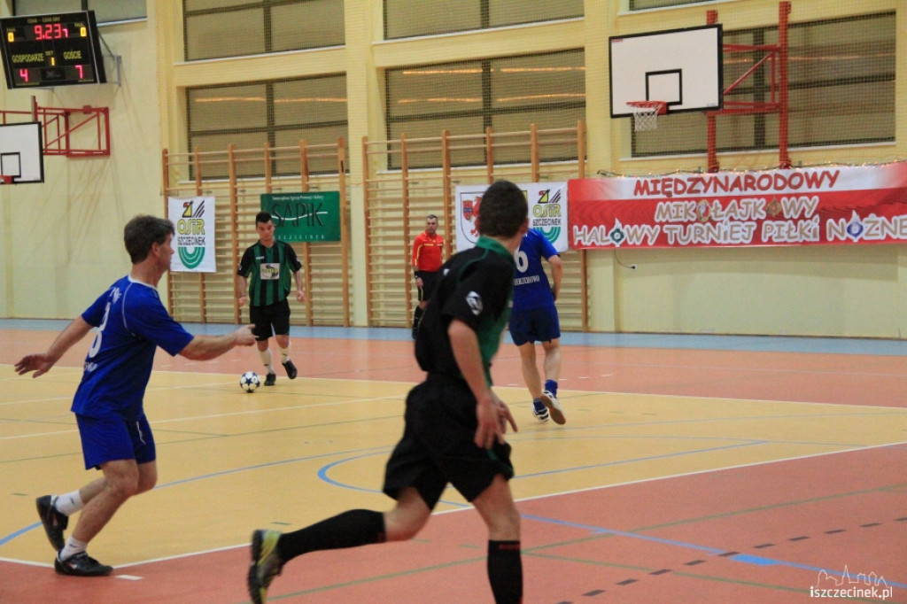 III kolejka piłkarskiej ligi halowej 15.12.2012