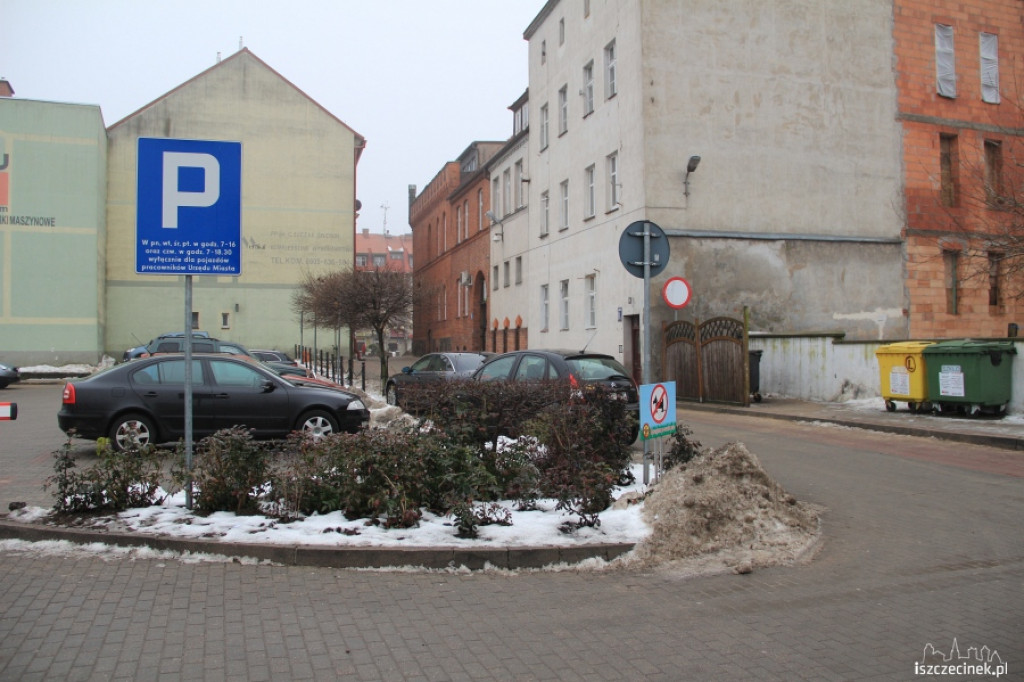 Zamknięty dojazd na parking za ratuszem 18.12.2012