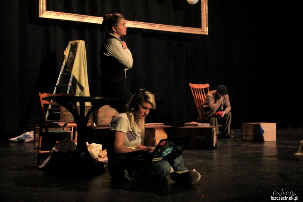 V Powiatowy Dzień Teatru w Językach Obcych 18.12.2012