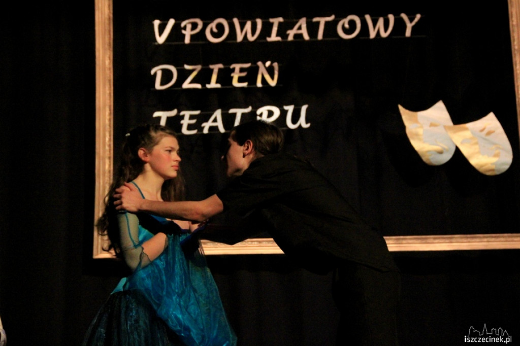 V Powiatowy Dzień Teatru w Językach Obcych 18.12.2012