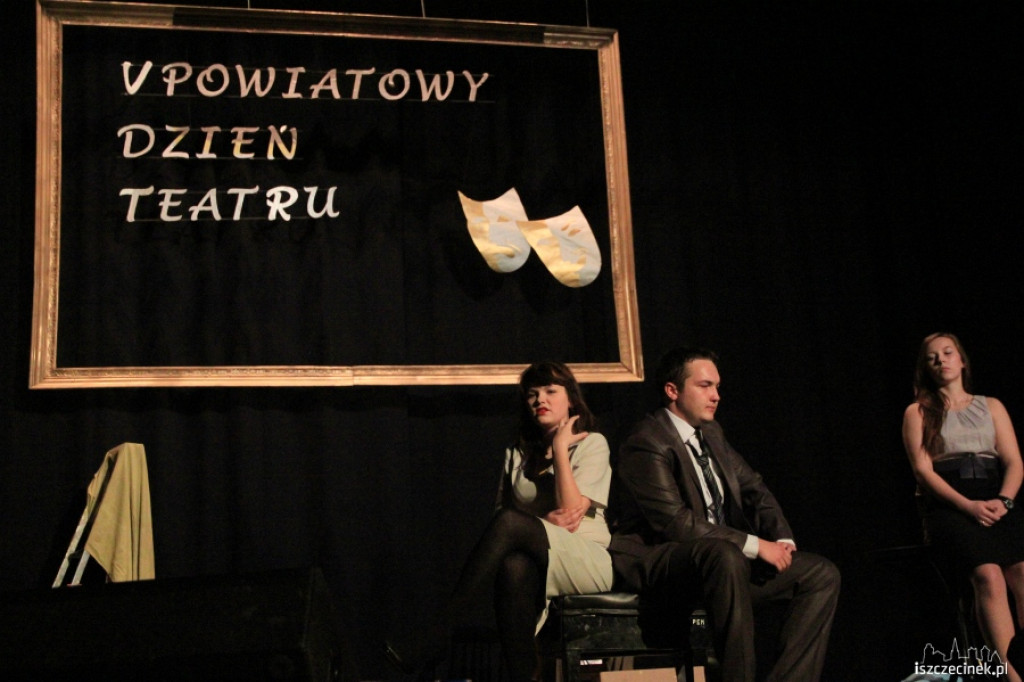 V Powiatowy Dzień Teatru w Językach Obcych 18.12.2012