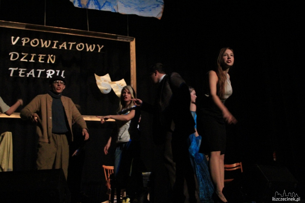 V Powiatowy Dzień Teatru w Językach Obcych 18.12.2012