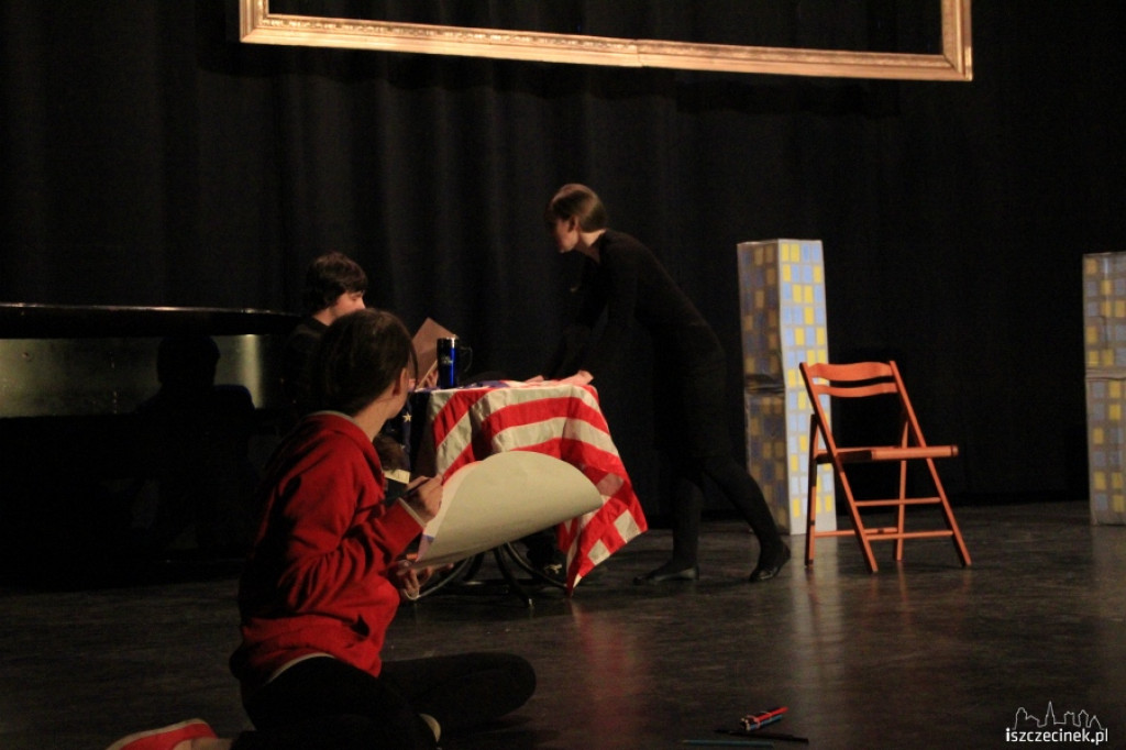 V Powiatowy Dzień Teatru w Językach Obcych 18.12.2012