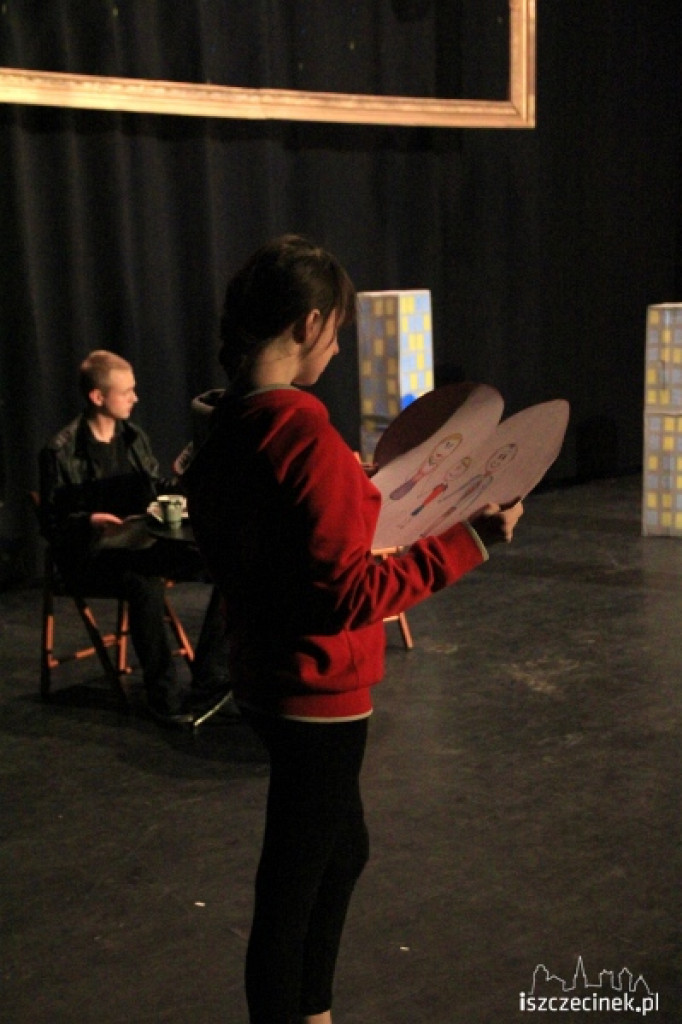V Powiatowy Dzień Teatru w Językach Obcych 18.12.2012