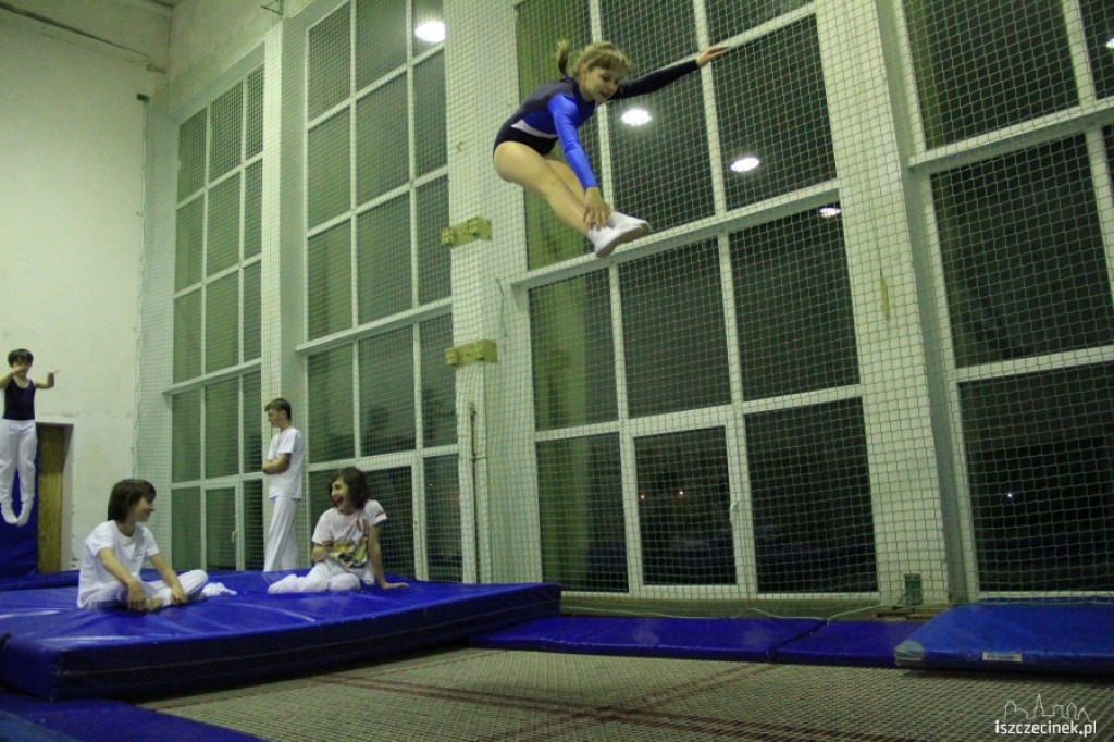 Zawody w skokach na trampolinie 20.12.2012