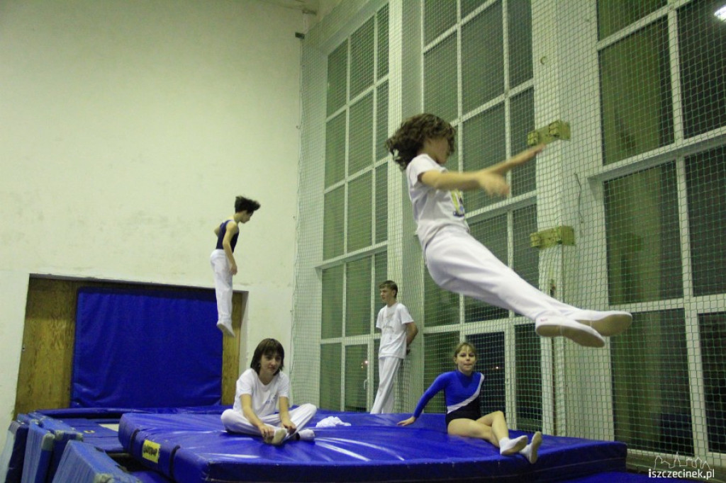 Zawody w skokach na trampolinie 20.12.2012