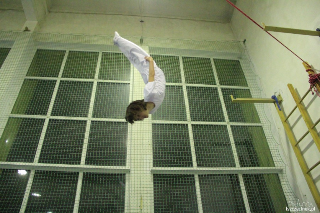 Zawody w skokach na trampolinie 20.12.2012