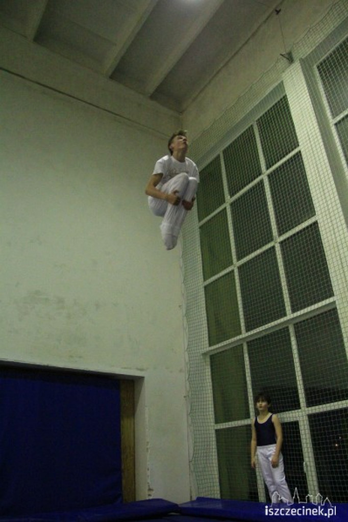 Zawody w skokach na trampolinie 20.12.2012