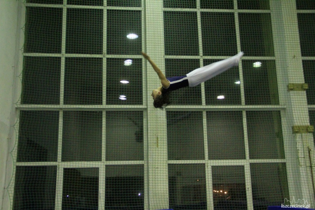 Zawody w skokach na trampolinie 20.12.2012