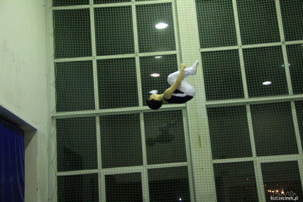 Zawody w skokach na trampolinie 20.12.2012